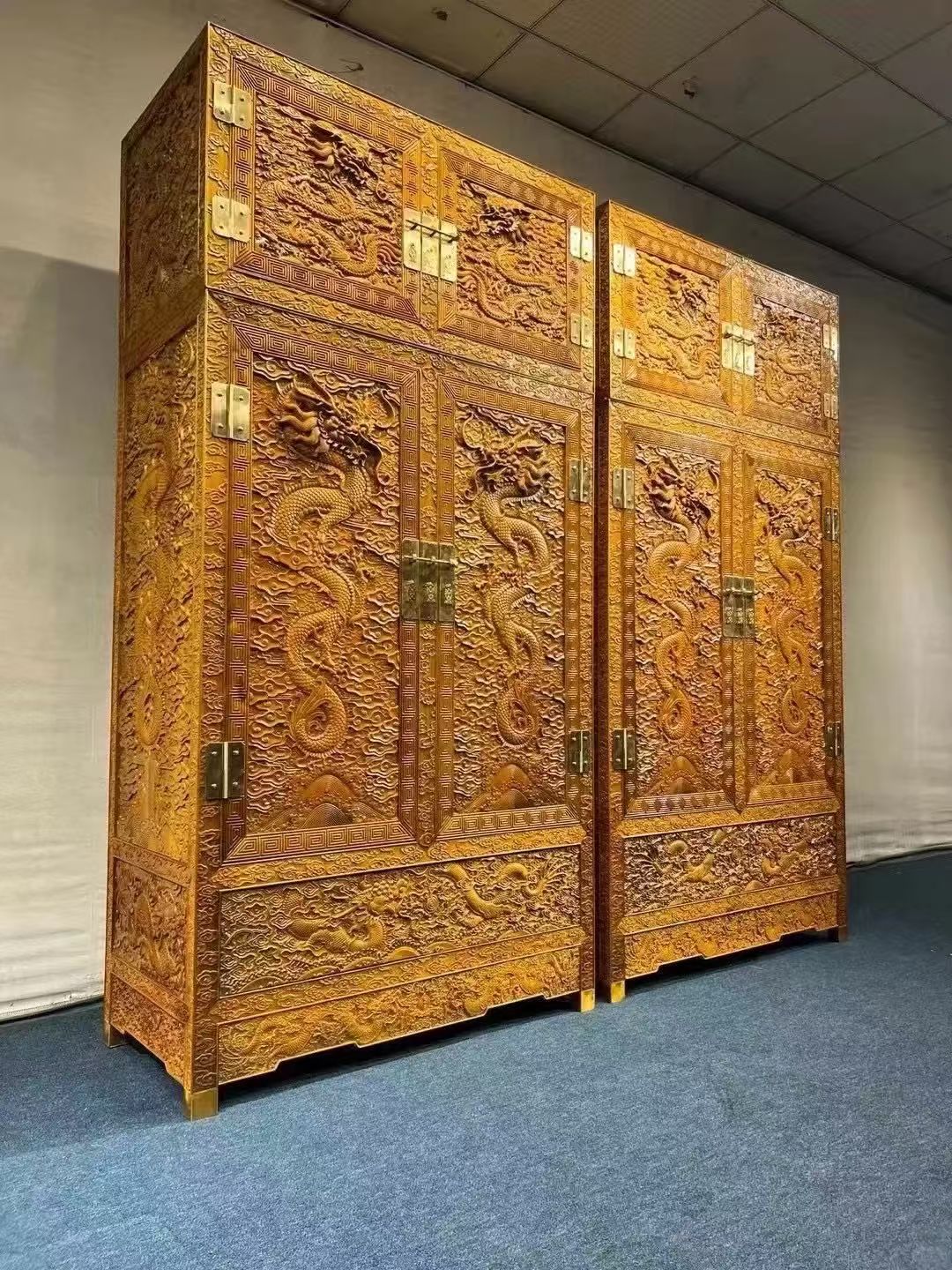 雕刻金丝楠顶箱柜